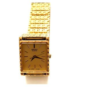 Seiko 18K gold plated women watch - pre-owned